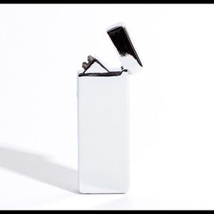 NWT The USB Company - Silver Pocket